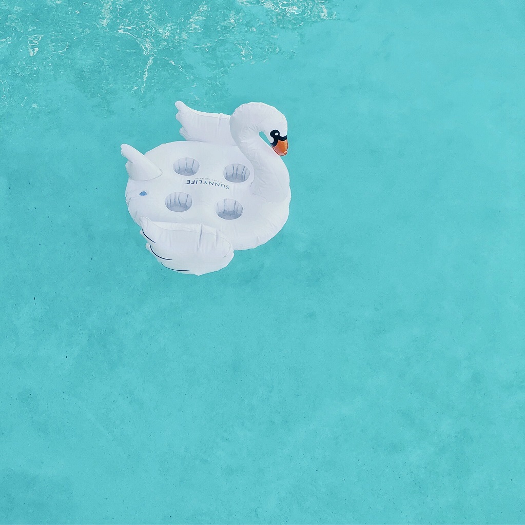 "Cool Down With Swimming Pool Loans Up To $10,000"