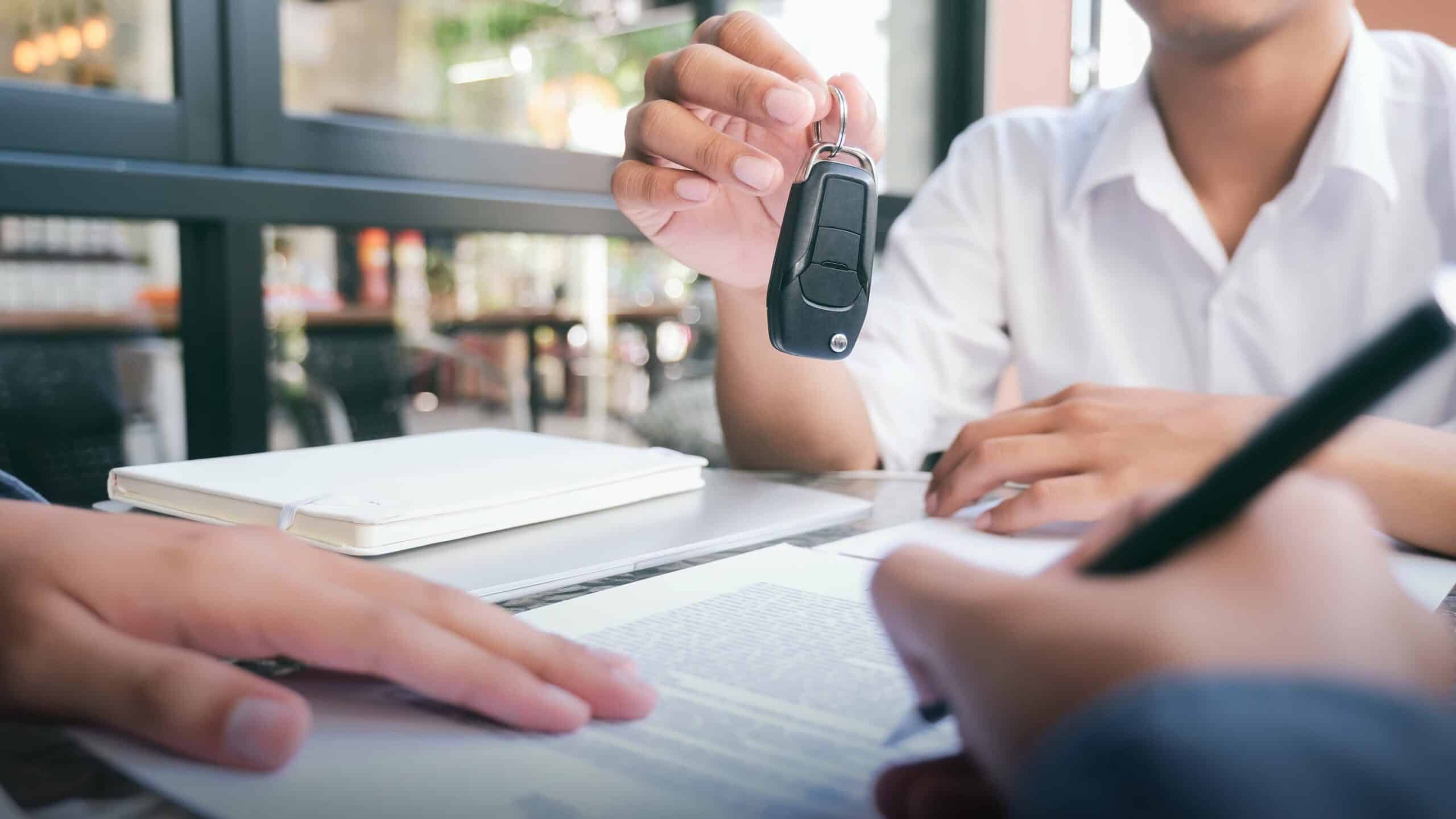 people discussing car loan repayments