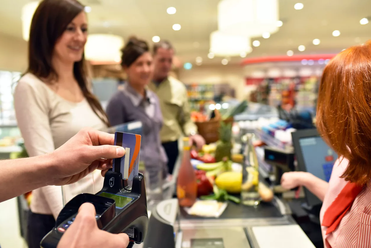 checkout and pay in the supermarket